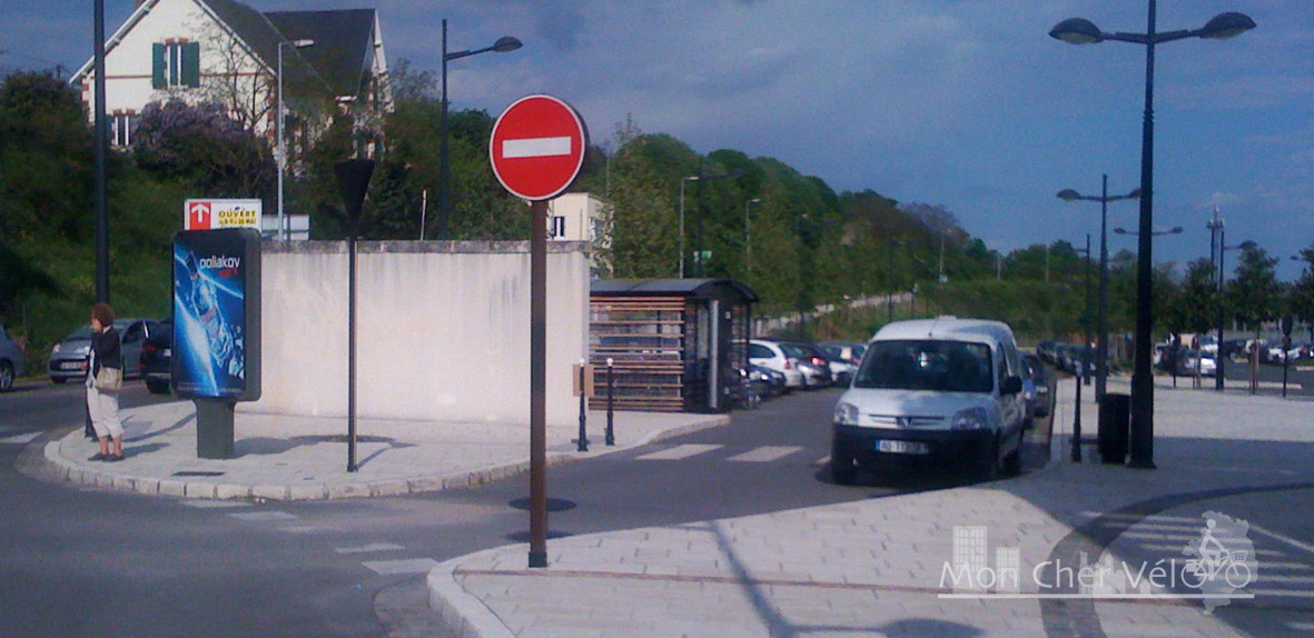 Vélostation gare SNCF de Bourges